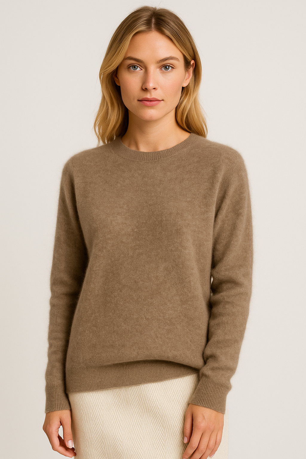 Freya Harper | Classic Crewneck Cashmere Sweater for Women