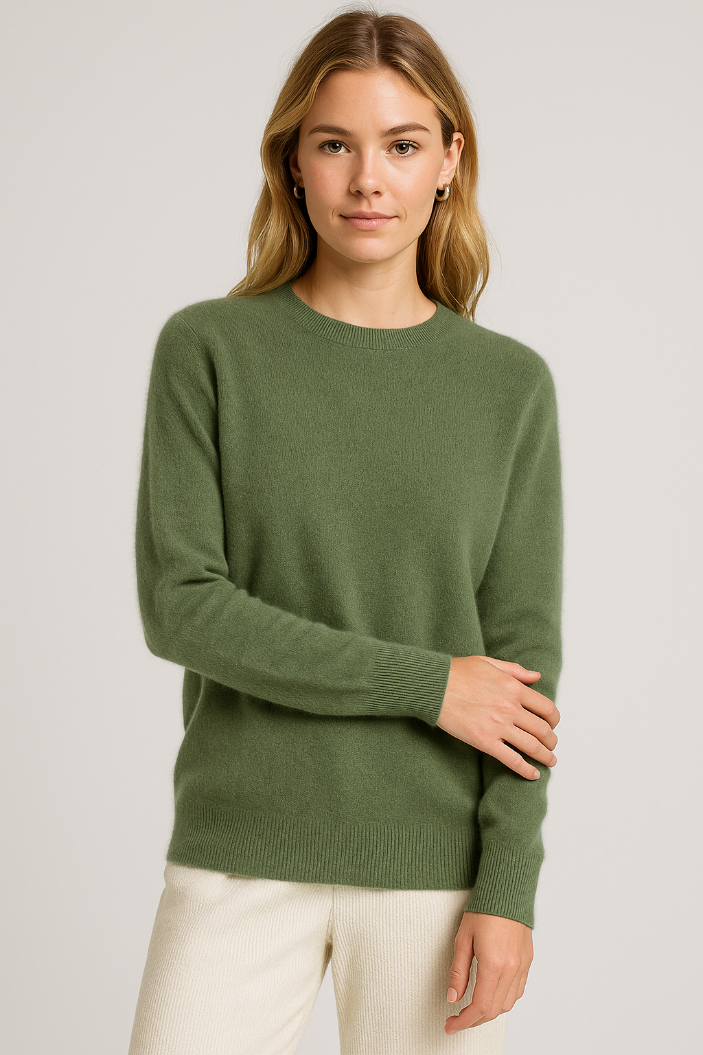 Freya Harper | Classic Crewneck Cashmere Sweater for Women